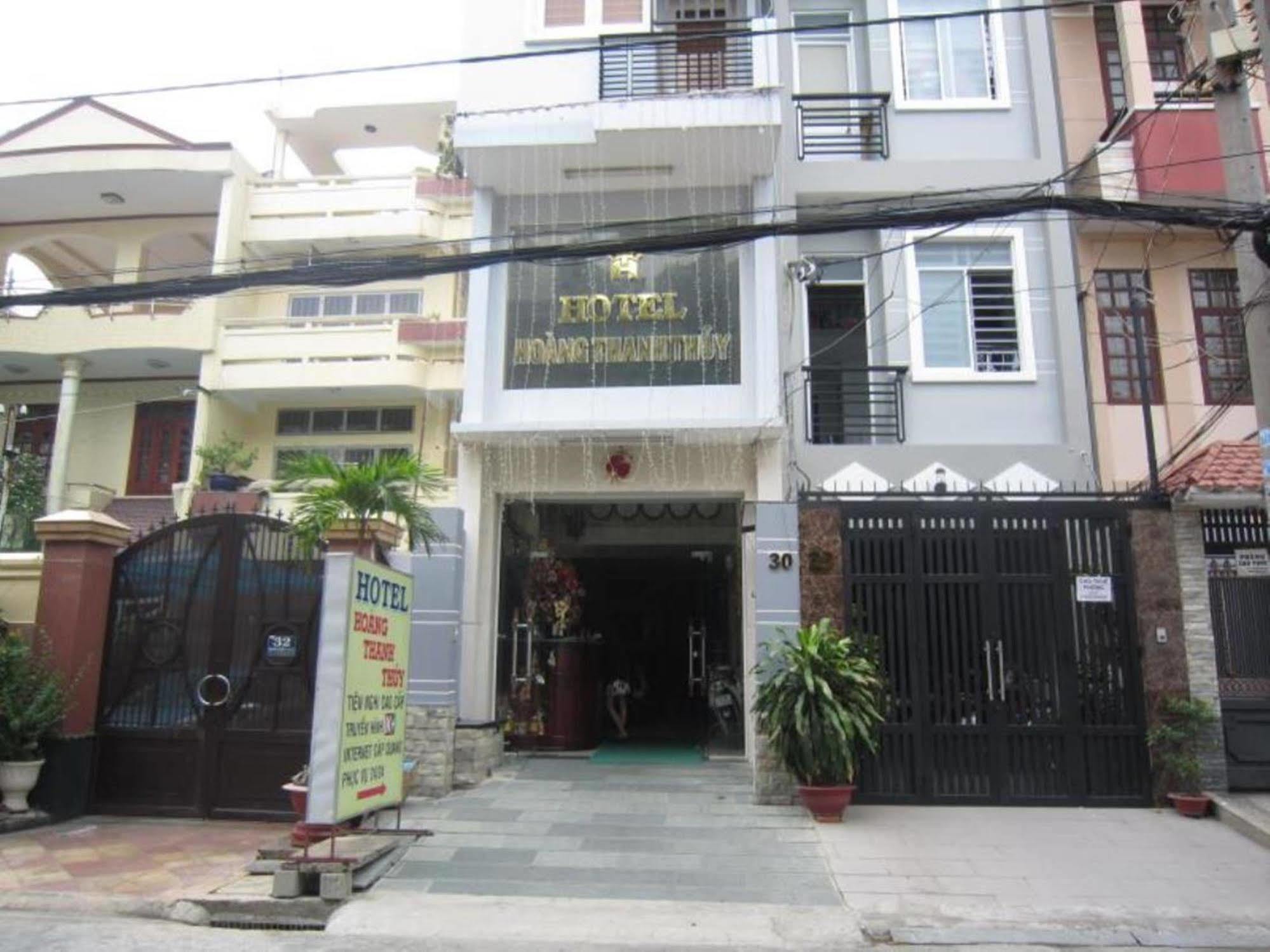 Hoang Thanh Thuy Airport Hotel 1 - Gan Am Thuc Dem Cho Hoang Hoa Tham Хошимин Экстерьер фото