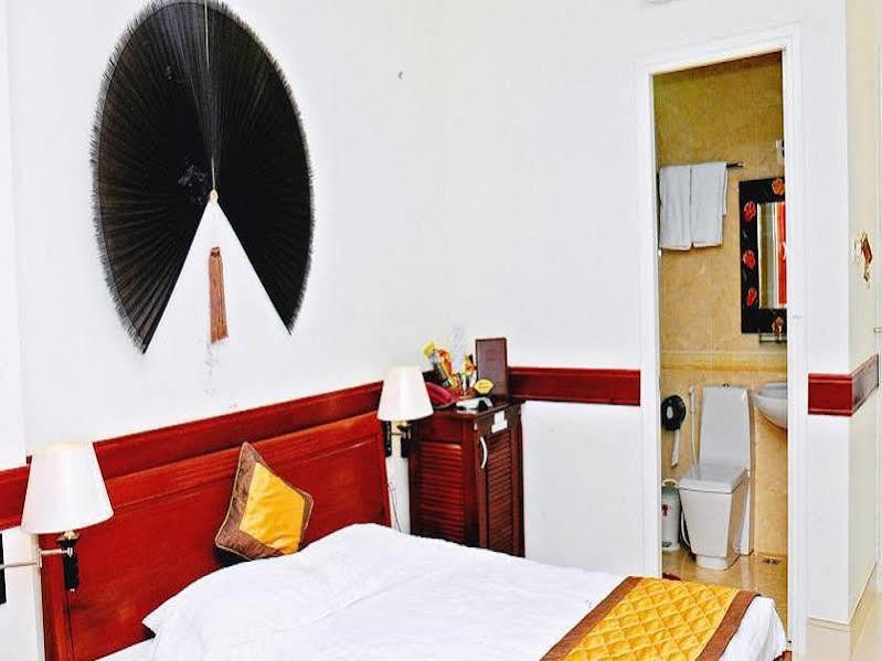 Hoang Thanh Thuy Airport Hotel 1 - Gan Am Thuc Dem Cho Hoang Hoa Tham Хошимин Экстерьер фото