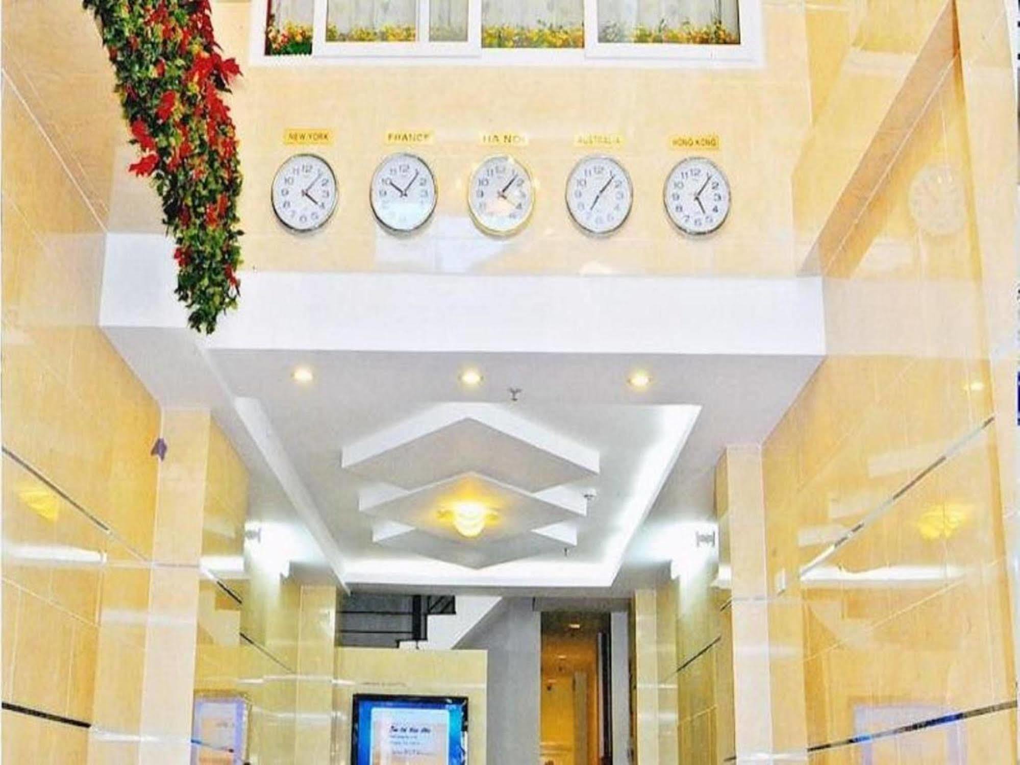 Hoang Thanh Thuy Airport Hotel 1 - Gan Am Thuc Dem Cho Hoang Hoa Tham Хошимин Экстерьер фото