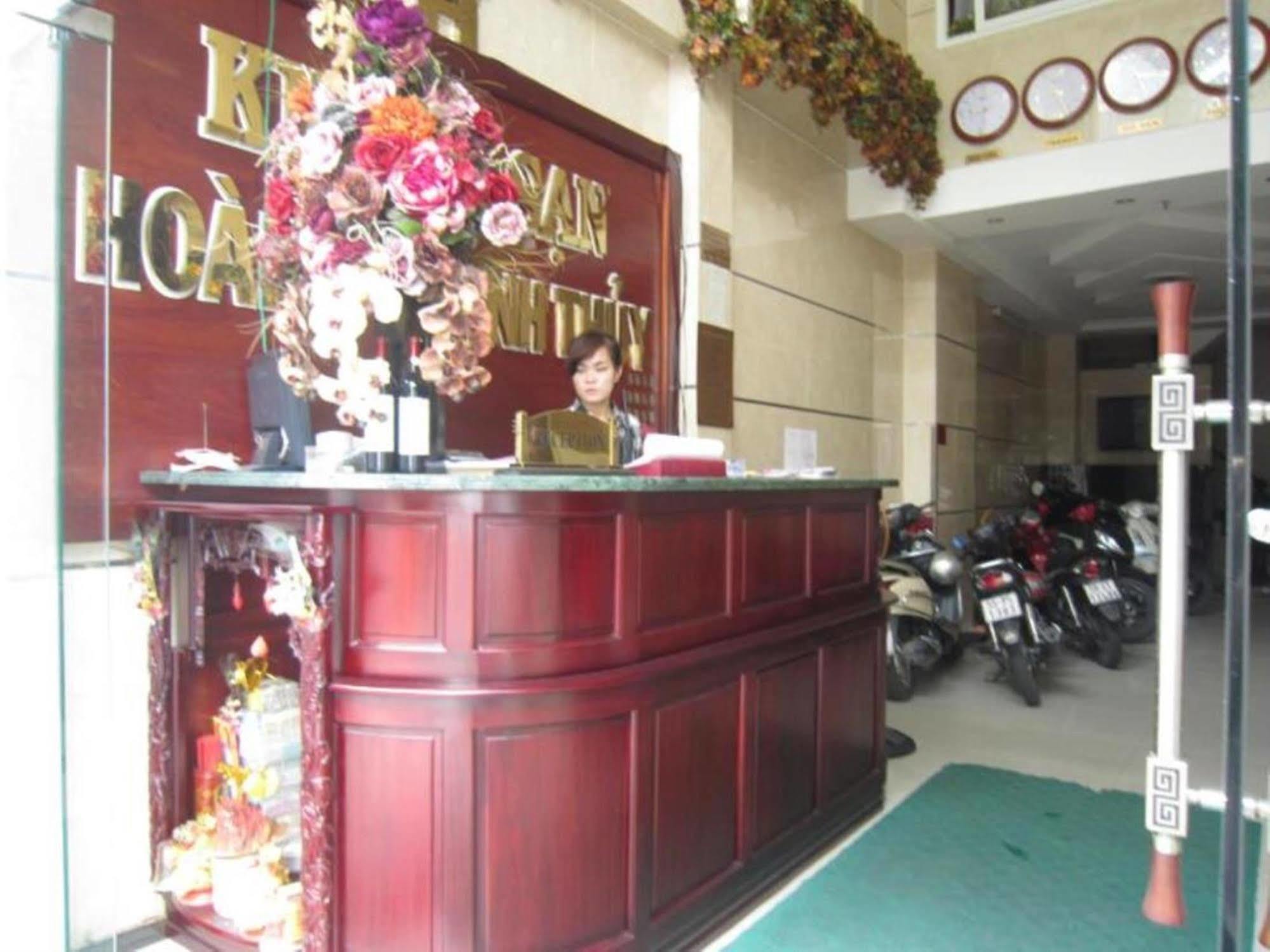 Hoang Thanh Thuy Airport Hotel 1 - Gan Am Thuc Dem Cho Hoang Hoa Tham Хошимин Экстерьер фото