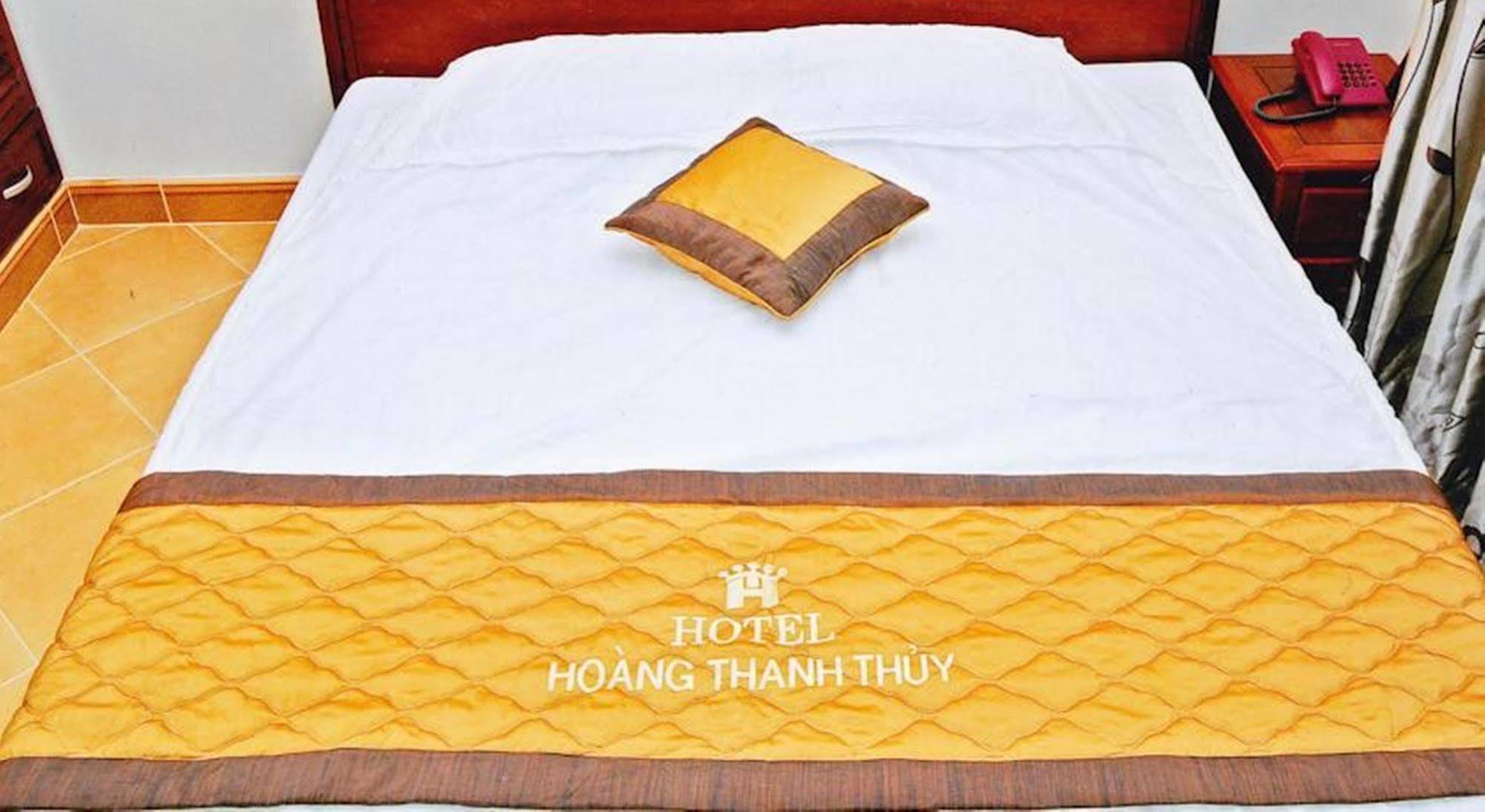 Hoang Thanh Thuy Airport Hotel 1 - Gan Am Thuc Dem Cho Hoang Hoa Tham Хошимин Экстерьер фото
